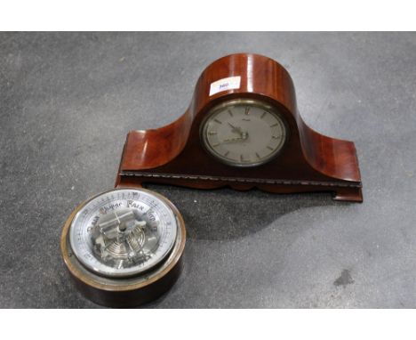 Circular barometer and small mantle clock