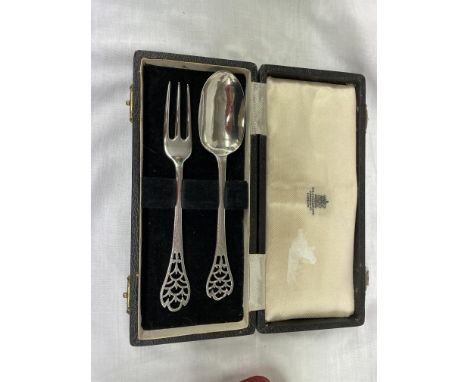 SHEFFIELD SILVER MAPPIN &amp; WEBB ENGRAVED AND FRET CARVED SPOON AND FORK