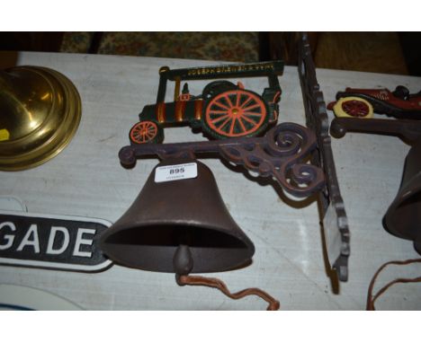A doorbell decorated with a steam engine (76)