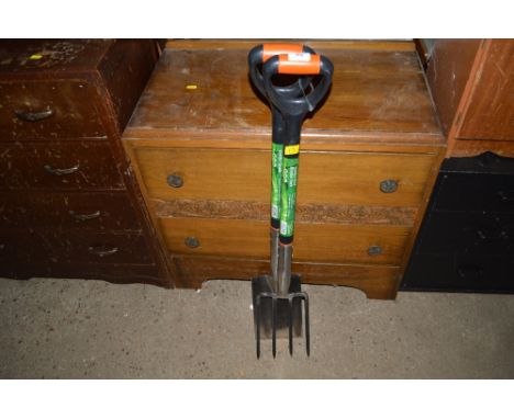 A stainless steel border fork and spade (13)