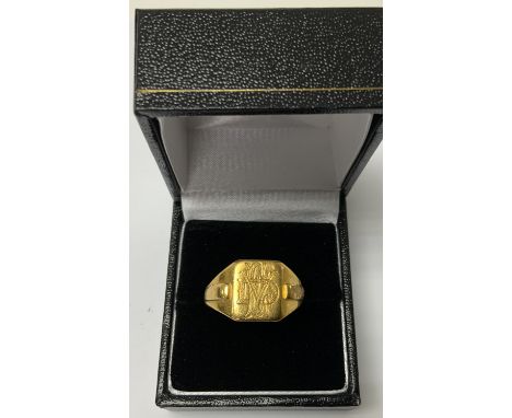 A antique 22ct gold signet ring, 8.9g (A)