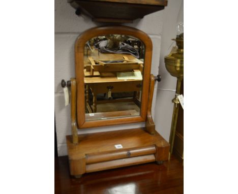 An early 20th Century mahogany toilet mirror fitted draw to the base.
