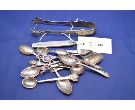 Four Edwardian coffee spoons with shell shaped bowls, by Josiah Williams & Co., London 1903; a silver pen-knife, Sheffield 19