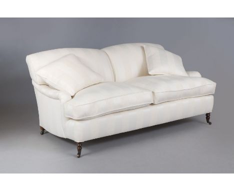 Kaminsofa (sogenanntes ¨Howard¨-Sofa) - 2-Sitzer, heller Baumwoll-/Leinenbezug mit gewebten Streifen, lose Sitzkissen mit Dau