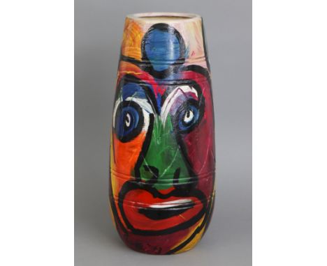 Peter Robert KEIL (*1942) Keramikvase - spindelförmiger Korpus, umlaufend in Ölfarbe mit Gesichtern bemalt, im Standbereich s