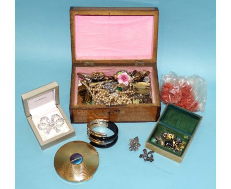 A small satin wood 'work box' containing an SS Orcades compact by Stratton, a small quantity of costume jewellery and a silve