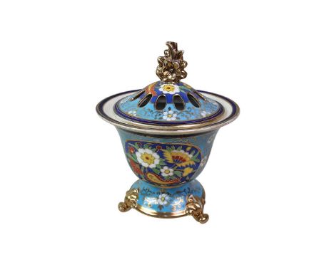 COLLECTION OF ROYAL CROWN DERBY PORCELAIN, ALONG WITH FURTHER CERAMICS along with further including Poole vases, trio sets to