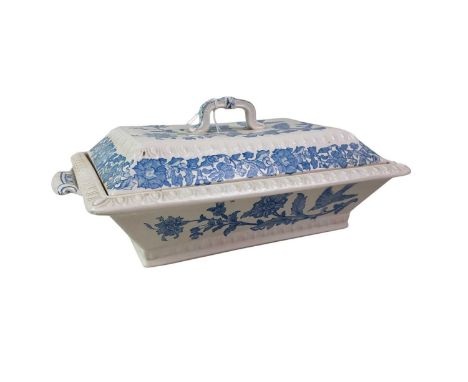 COPELAND SPODE BLUE AND WHITE PART DINNER SERVICE, AND OTHER BLUE AND WHITE CERAMICS  including a Victorian dinner service an