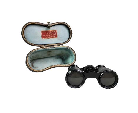COLLECTION OF VINTAGE VANITY, MEDICAL AND OTHER ITEMS, including opera glasses, razor set and spectacles