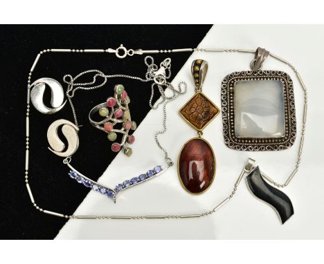 A SELECTION OF JEWELLERY, to include a white metal pendant necklace, the v-shape pendant set with a row of oval cut purple st