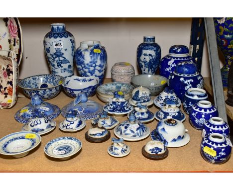 A COLLECTION OF 19TH AND 20TH CENTURY CHINESE AND JAPANESE BLUE AND WHITE PORCELAIN AND POTTERY, many pieces with damage and 