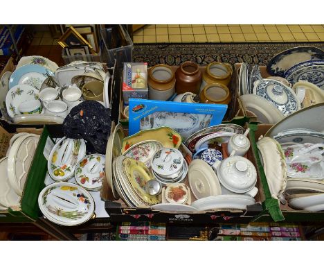 SIX BOXES AND LOOSE CERAMICS ETC, to include three Royal Worcester 'Evesham' tureens, 'Fiesta' tureen, box of six Dunoon chin