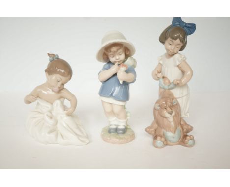 3x Nao figures 