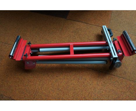 Saw roller stand in excellent condition Length 1 meter 
