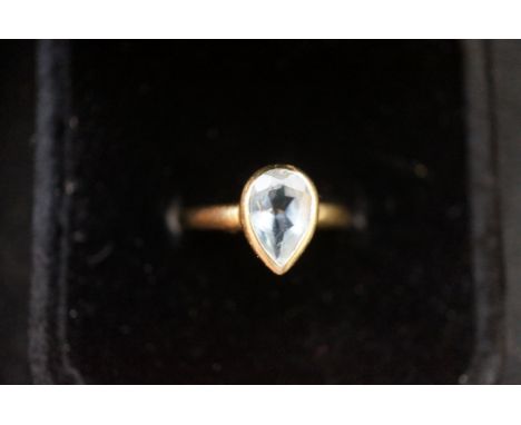 9ct Gold ring light blue stone Size M Weight 1.8g