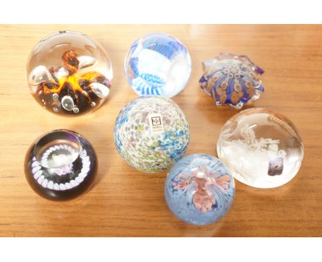 3x caithness paperweights, Mdina paper weights &amp; others 