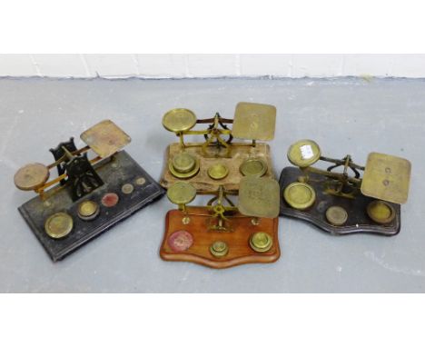 Quantity of vintage postal scales