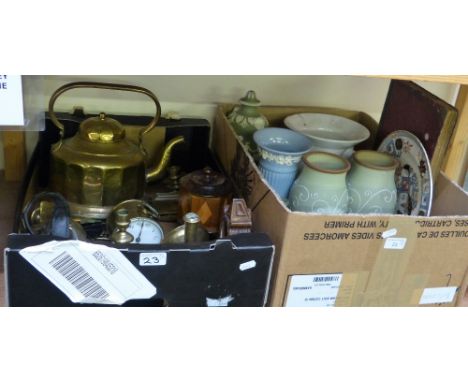 Box of miscellaneous including Wedgwood handled urn with cover, Wedgwood vase and candlestick, pair of Denby vases, pair of p