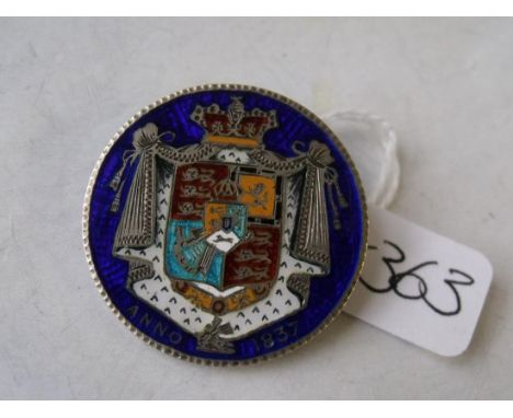 A silver & enamel William III half crow brooch   
