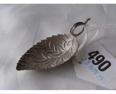 Georgian caddy spoon with leaf bowl 2.5" long   