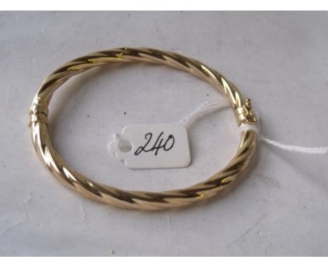9ct twist decoration hinged bangle 6.8g    