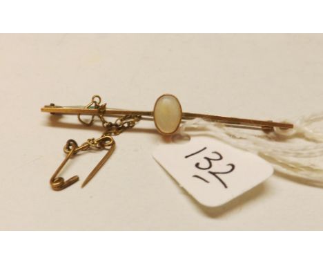 Gold opal set bar brooch 5cm long     