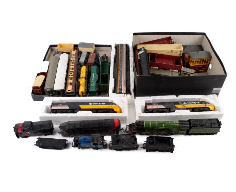 A quantity of loose OO guague and accessories. Including Lima, Tri-ang carriages and aaccessories, etc. 