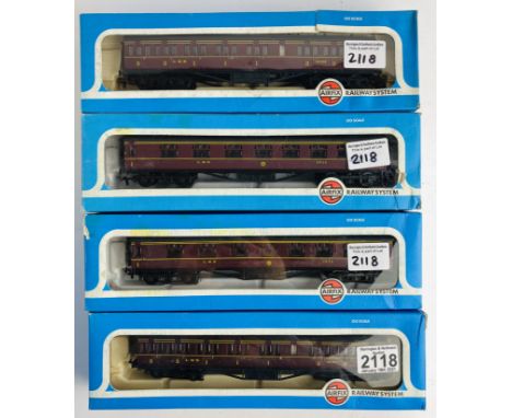 4x Airfix OO Gauge Coaches Boxed P&amp;P Group 1 (£14+VAT for the first lot and £1+VAT for subsequent lots) 