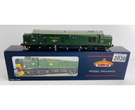 Bachmann 32-375K OO Gauge BR Green Class 37 Caerphilly Castle - Bachmann C/Club Exclusive Boxed P&amp;P Group 1 (£14+VAT for 
