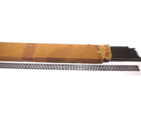 Eighteen Hornby R603 long straight track pieces. P&amp;P Group 1 (£14+VAT for the first lot and £1+VAT for subsequent lots) 