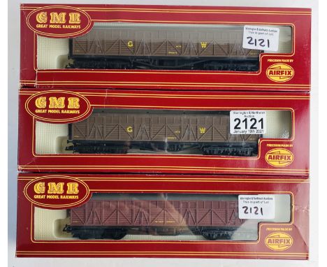 3x Airfix  OO Gauge Coaches Boxed P&amp;P Group 1 (£14+VAT for the first lot and £1+VAT for subsequent lots) 