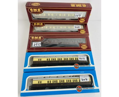 5x Airfix OO Gauge Coaches Boxed P&amp;P Group 1 (£14+VAT for the first lot and £1+VAT for subsequent lots) 