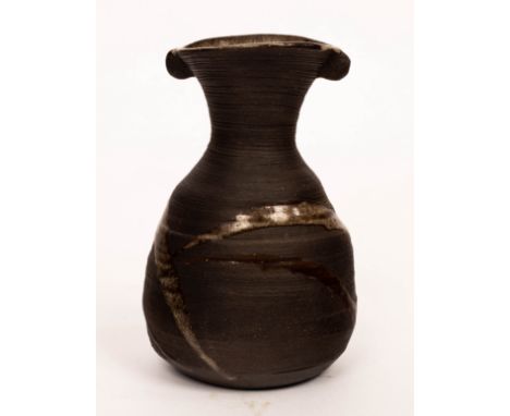 Janet Leach (1918-1997), a stoneware vase with lug handles, impressed seal mark and pottery mark, 17.5cm high CONDITION REPOR