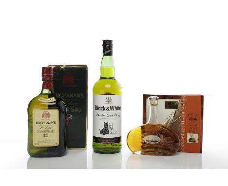 BLACK & WHITE
Blended Scotch Whisky. Distilled, blended and bottled in Scotland by James Buchanan & Co. Ltd. 1L, 40% volume. 