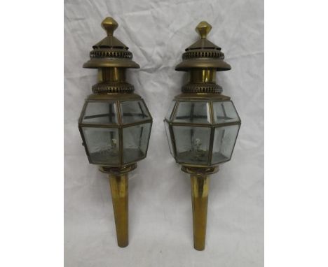 A pair of good quality old brass hexagonal coach lamps by The Limehouse Lamp Co Limited with etched bevelled glass panels and