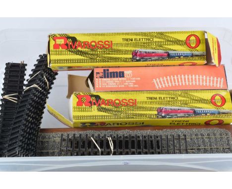 Rivarossi and Lima 0 Gauge Track and a scenic  Rolling Road for a display model (qty), Rivarossi, 7900 40cm Straights (16, in