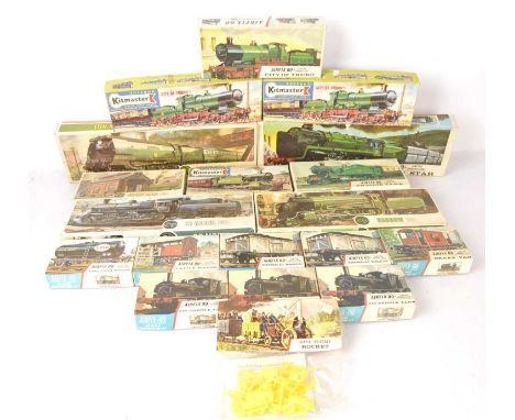 Kitmaster and Airfix  00 Gauge unmade Locomotives and other models in original boxes (19), Unmade Kitmaster 'City of Truro' 4