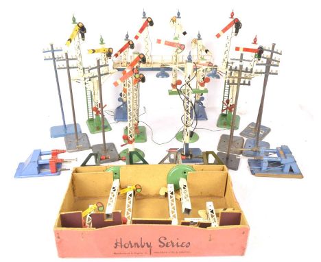 Hornby 0 Gauge Signals and Telegraph Poles (qty), including No. 2 gantry, boxed No. 1 gantry (repro box lid), No. 2 E bracket