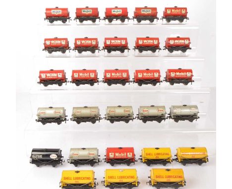 Hornby-Dublo 00 Gauge 3-Rail unboxed Shell yellow Esso Silver and black and Mobil Vacuum red Oil Tank wagons, Shell Lubricati