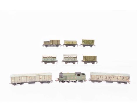 Hornby-Dublo 00 Gauge 3-Rail GWR 0-6-2 Tank and Goods Rolling Stock, green 6699 Tank engine, VG, GWR grey, Cattle Trucks (2),