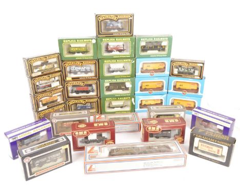Mainline Replica Dapol Farish Airfix 00 gauge freight wagons all in original boxes (27), Airfix 54052 Lowmac with trailer loa
