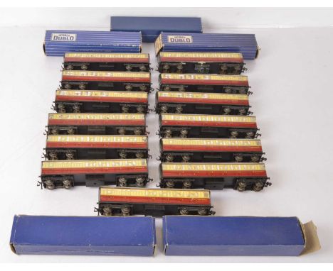 Hornby-Dublo 00 Gauge 3-Rail boxed and unboxed D11 Gresley BR crimson and cream Corridor Coaches (18),  First/Third (8, two b