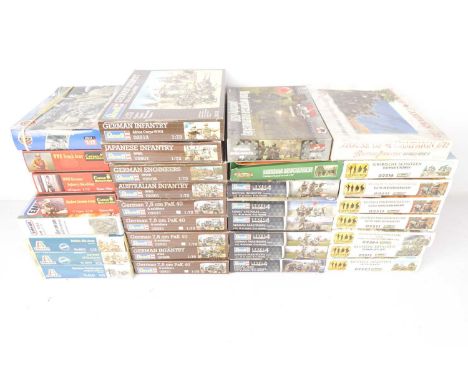 Large collection of 00 gauge 1:72 mainly WW2 Soldiers by Revell Italeri, Caesar and other makers,  Revell, Level 4 German, Cr