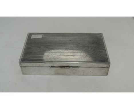 A Silver Table Cigarette Box of Rectangle Shape with Engine Turned Top. Hallmark Chester 1927. Nice Quality and Condition. 11