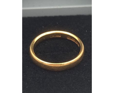 Hallmarked 22 carat GOLD RING. 3.5 grams. Size J - K. 