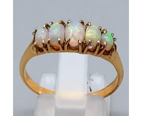 18K YELLOW GOLD 5 STONE OPAL RING. SIZE S. 3.7G. 