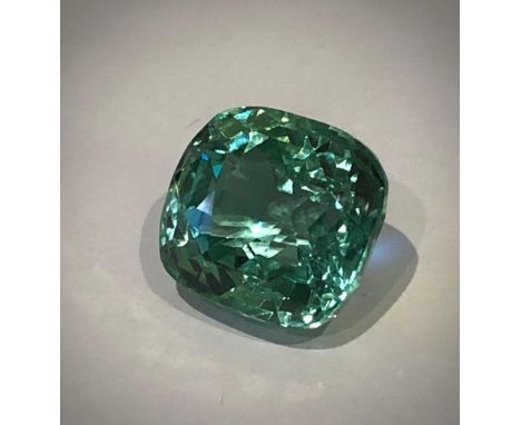 A Scene-Stealing 35ct Sri Lankan Bi-Colour Sapphire. Breath-taking light reflection with no visible marks or inclusions. 17 x