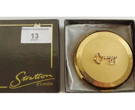 A vintage Stratton powder compact 