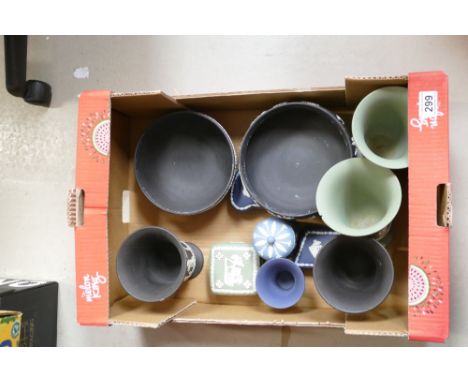A collection of Wedgwood items to include Black footed fruit bowl, similar fruit bowl, jasperware trinket boxes etc