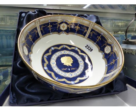 Royal Worcester Queen Elizabeth II and Duke of Edinburgh Diamond Wedding anniversary bowl. 23cm diameter. Boxed